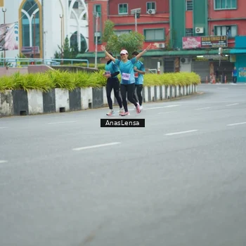 Runner Photo 8817449