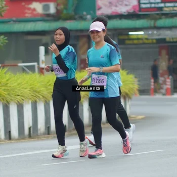 Runner Photo 8817451