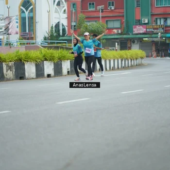 Runner Photo 8817459