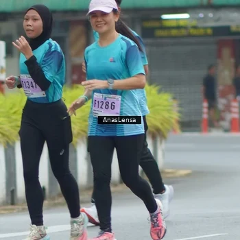Runner Photo 8817460