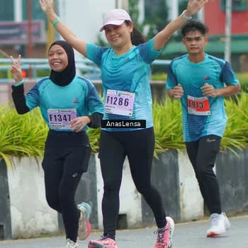 Runner Photo 8817493
