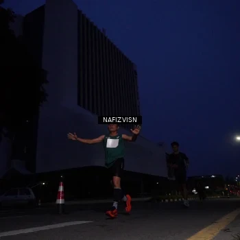Runner Photo 8817505