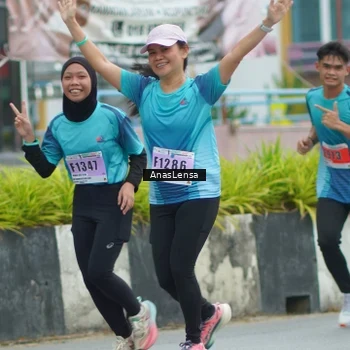 Runner Photo 8817512