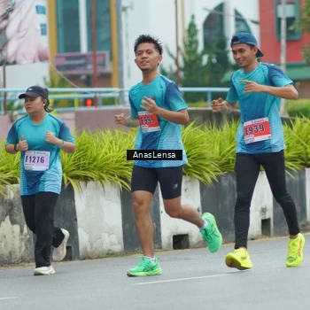 Runner Photo 8817514