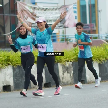 Runner Photo 8817541