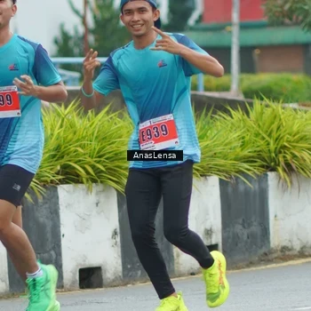 Runner Photo 8817542