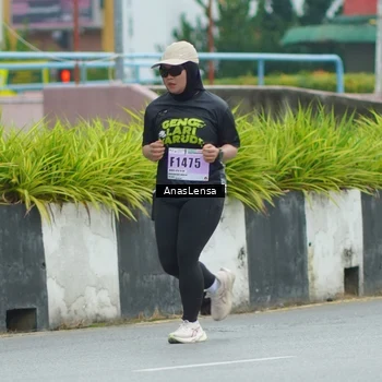 Runner Photo 8817564