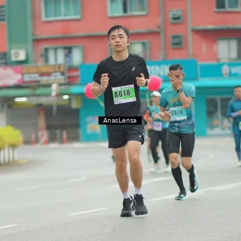 Runner Photo 8817681
