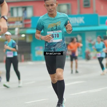 Runner Photo 8817709