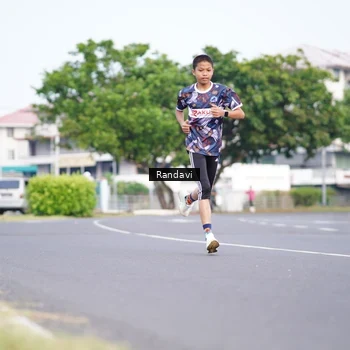 Runner Photo 8817729