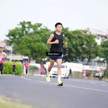 Runner Photo 8817739