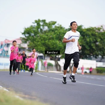 Runner Photo 8817751