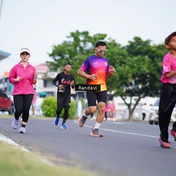 Runner Photo 8817755