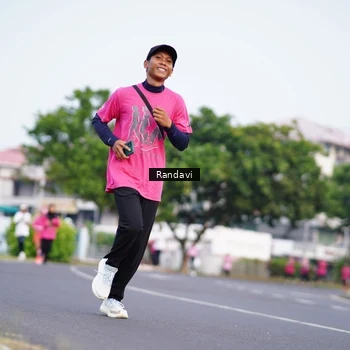 Runner Photo 8817762