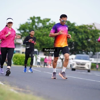 Runner Photo 8817763
