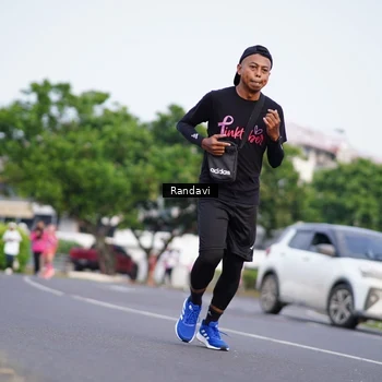 Runner Photo 8817765