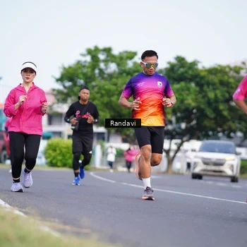 Runner Photo 8817766