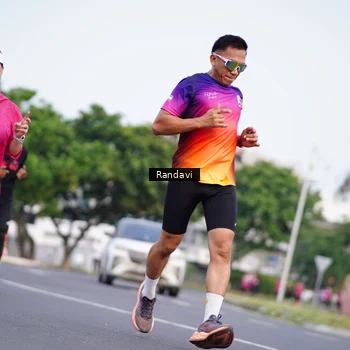 Runner Photo 8817770