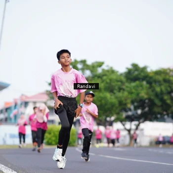 Runner Photo 8817787