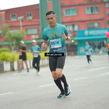 Runner Photo 8817797