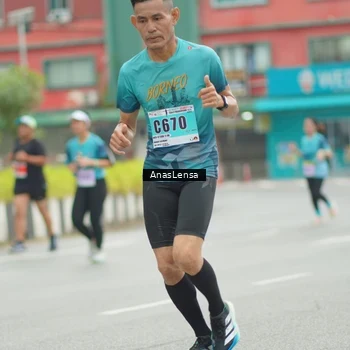 Runner Photo 8817800