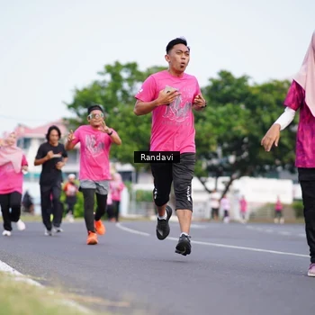 Runner Photo 8817810