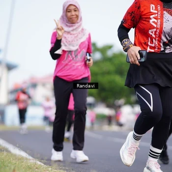 Runner Photo 8817858