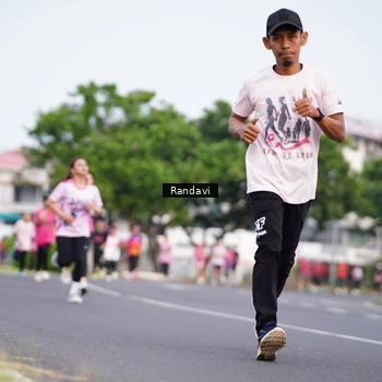Runner Photo 8817870