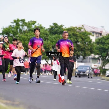 Runner Photo 8817913
