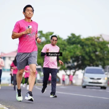 Runner Photo 8817954