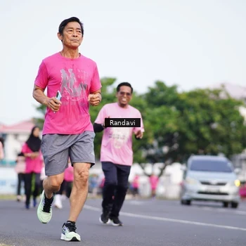 Runner Photo 8817956