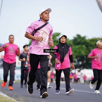 Runner Photo 8818002
