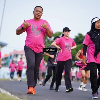 Runner Photo 8818011