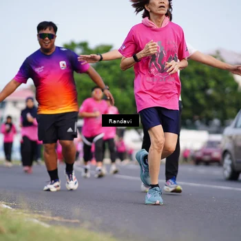 Runner Photo 8818071