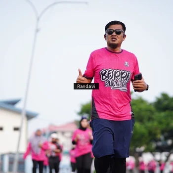 Runner Photo 8818180
