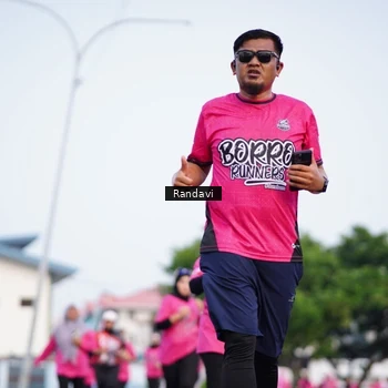 Runner Photo 8818183