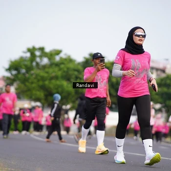 Runner Photo 8818200