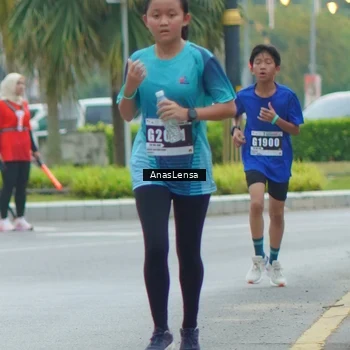 Runner Photo 8818213