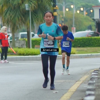 Runner Photo 8818216