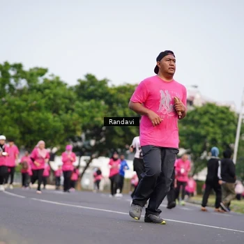 Runner Photo 8818223