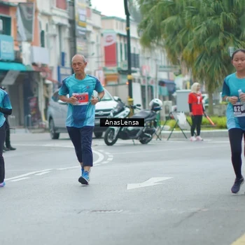 Runner Photo 8818273