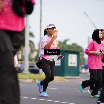 Runner Photo 8818321
