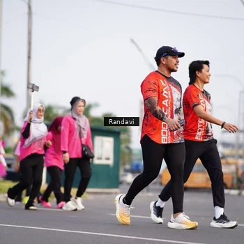 Runner Photo 8818435
