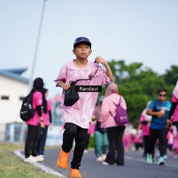 Runner Photo 8818750