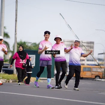 Runner Photo 8818828