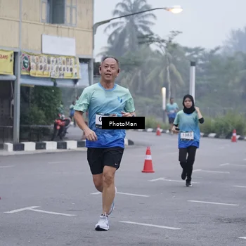 Runner Photo 8818880