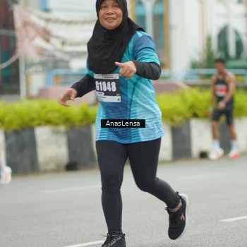 Runner Photo 8819102