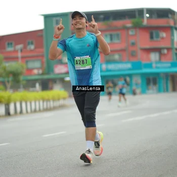 Runner Photo 8819281