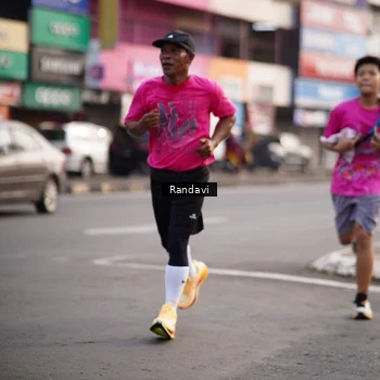 Runner Photo 8819541