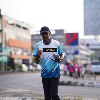 Runner Photo 8819636
